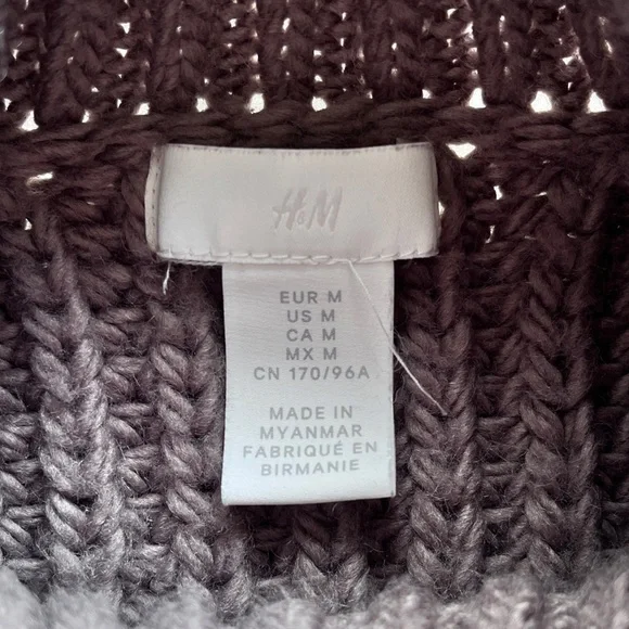 H&M Women’s Minimalist Scandi Girl Brown Turtlneck Sweater Size M - Picture 8 of 9